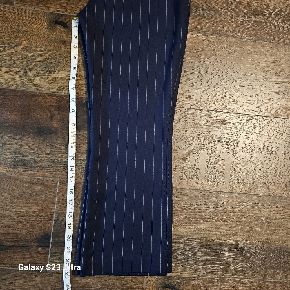 Women's Jones New York Pinstripe Pants - Picture 8 of 8